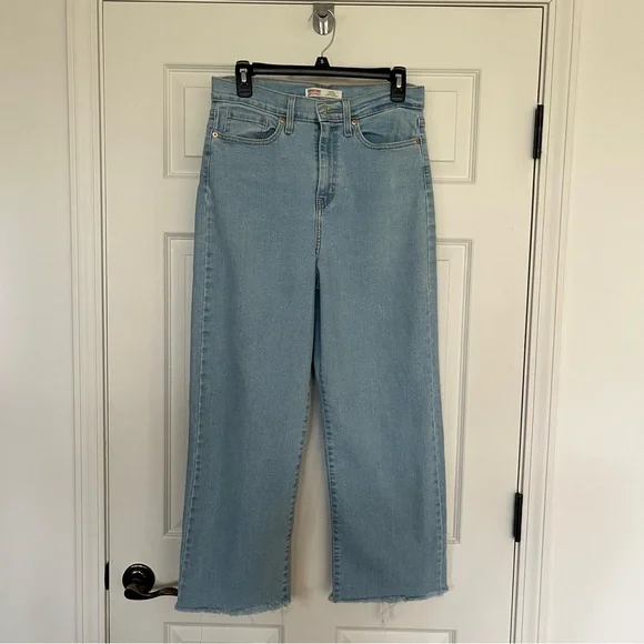 High Rise Loose Straight Jeans Light Wash Raw Hem Size 6 - Picture 3 of 10